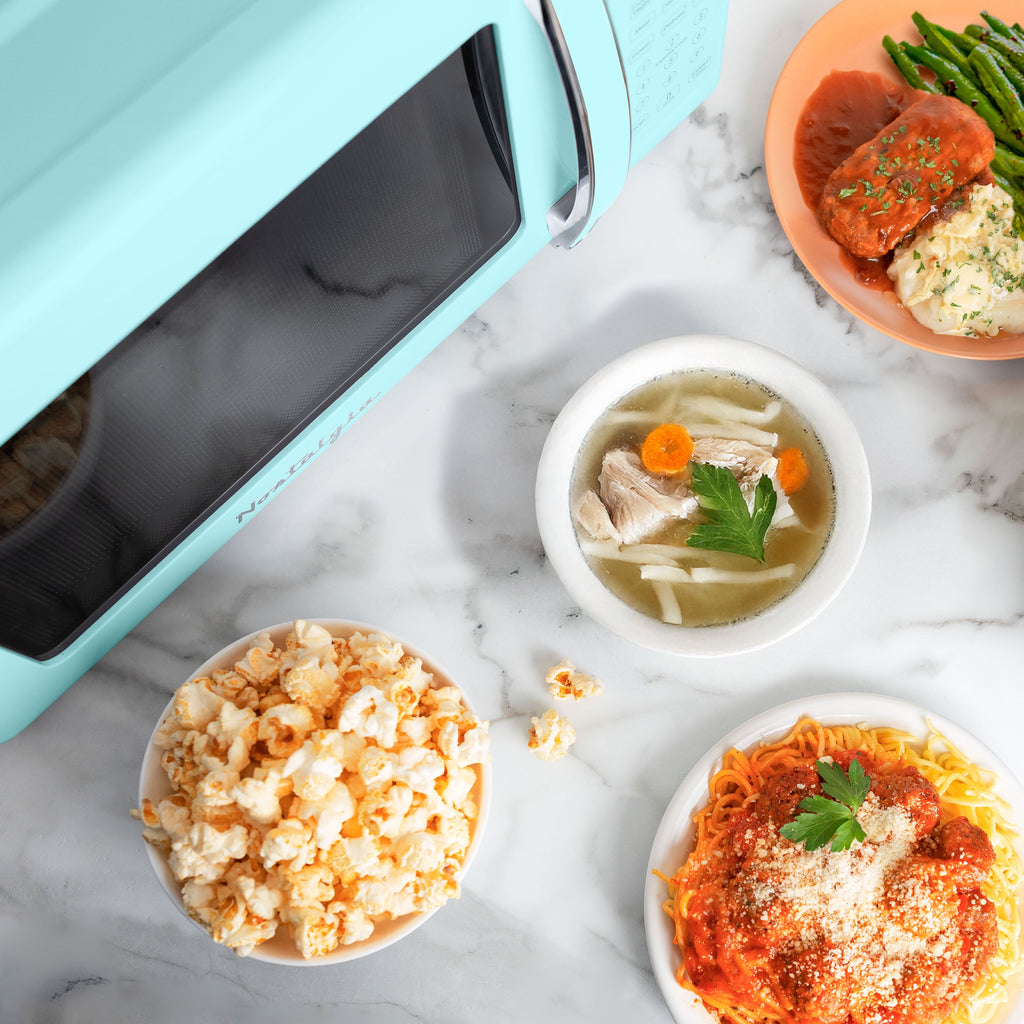 Nostalgia Retro 700W Microwave Oven – 0.7 Cu Ft Capacity – Aqua